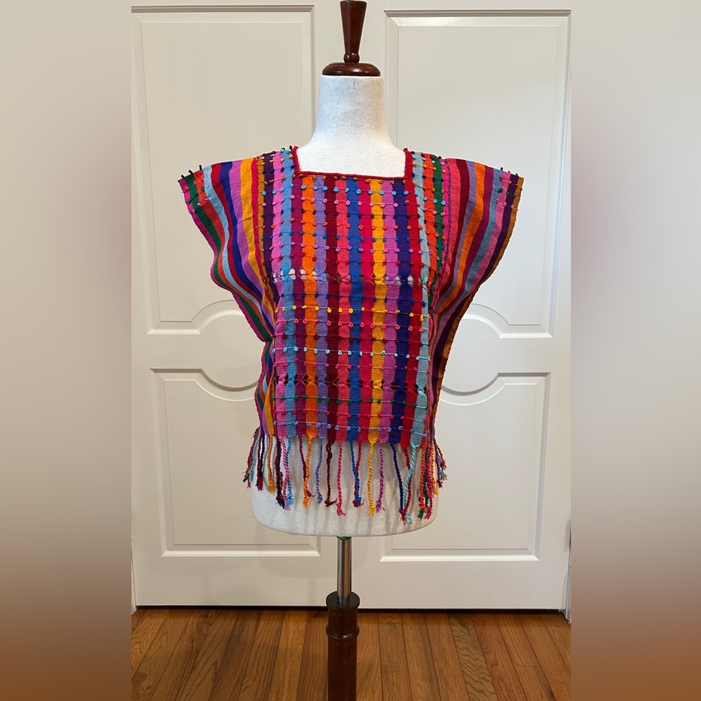 Handwoven Chiapas huipil Blouse. 100 % handmade 0n a backstrap loom.